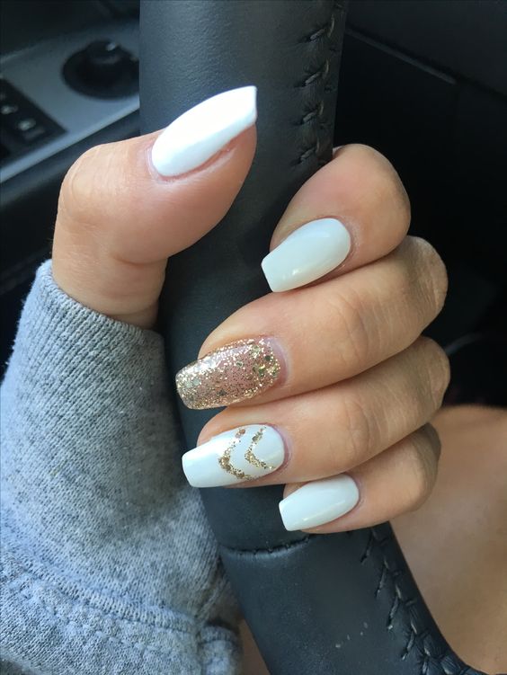 White and gold nails | White and gold nail designs | white and gold nail ideas