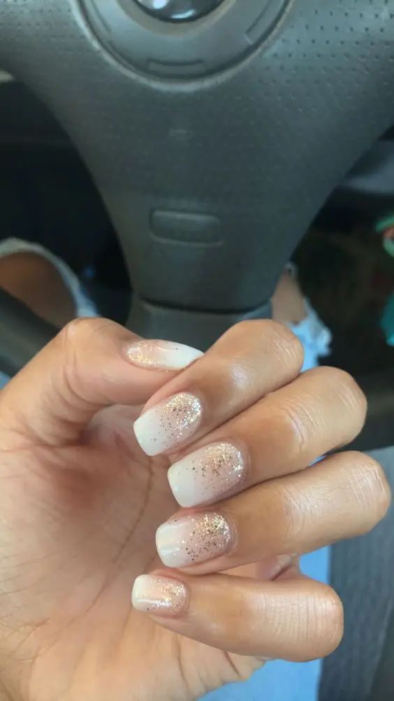 White and gold nails | White and gold nail designs | white and gold nail ideas