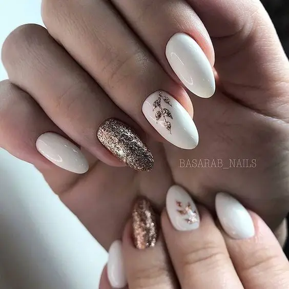 White and gold nails | White and gold nail designs | white and gold nail ideas