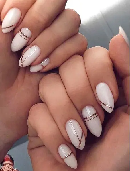 White and gold nails | White and gold nail designs | white and gold nail ideas