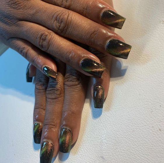 35+ Cat Eye Nails: The Hottest Nail Trend Right Now