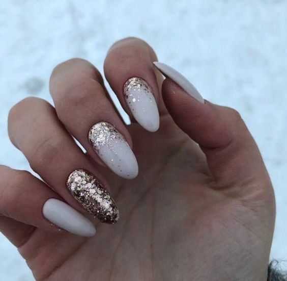 White and gold nails | White and gold nail designs | white and gold nail ideas