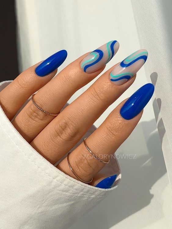 Royal blue on sale nail designs