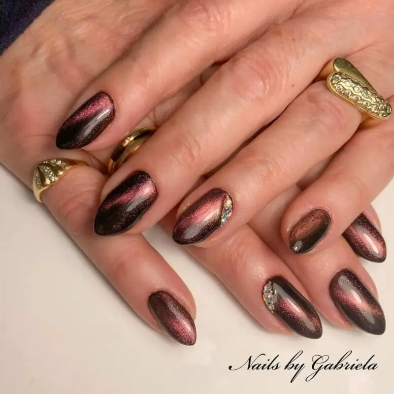 The hottest trend right now: cat eye nails including the classic cat eye nails design and interesting cat eye nail ideas