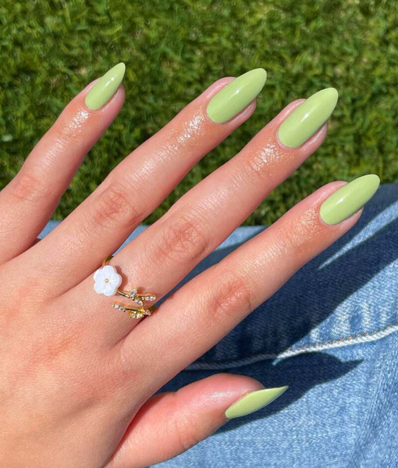 The top light green nails and light green nail designs