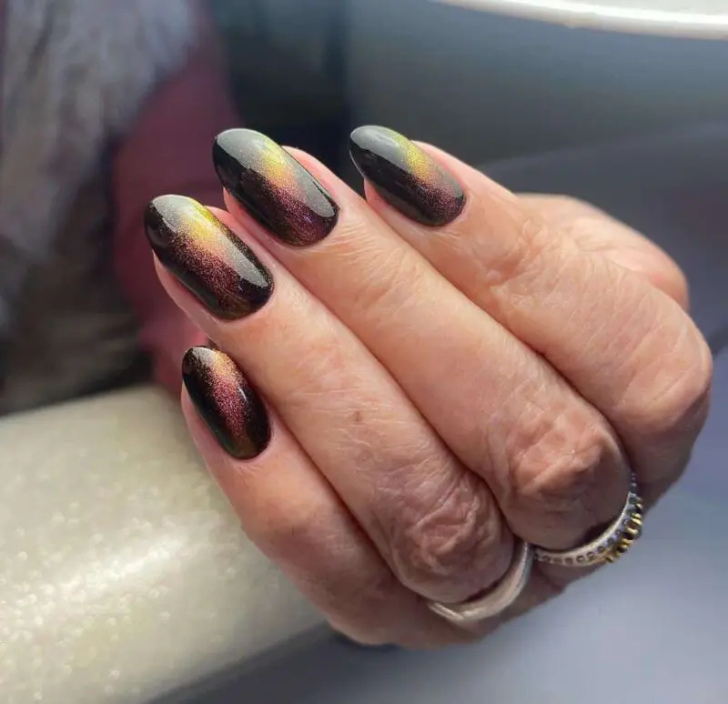 The hottest trend right now: cat eye nails including the classic cat eye nails design and interesting cat eye nail ideas