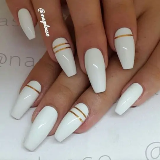 White and gold nails | White and gold nail designs | white and gold nail ideas