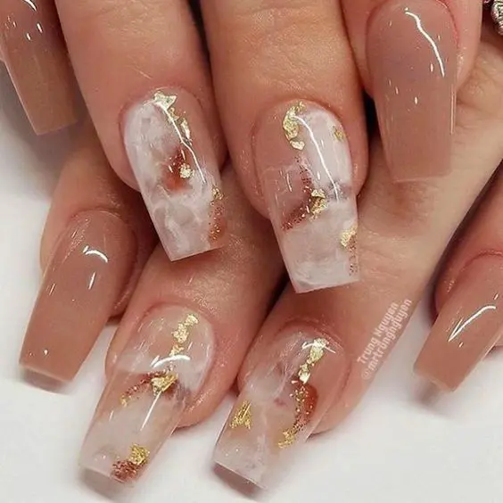 White and gold nails | White and gold nail designs | white and gold nail ideas