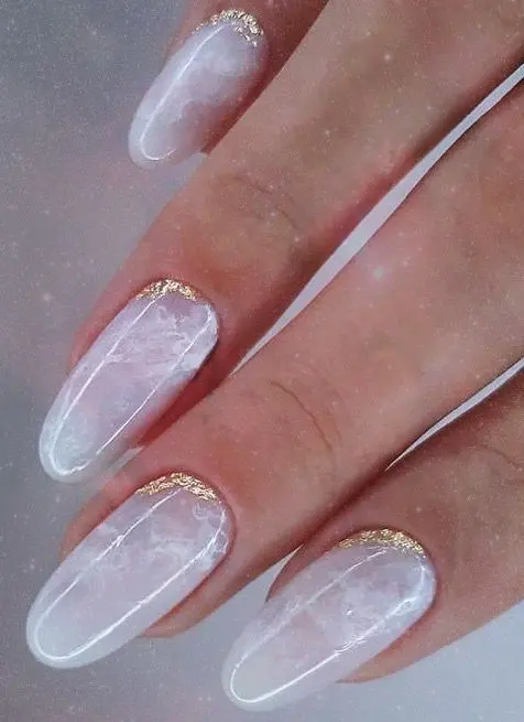 White and gold nails | White and gold nail designs | white and gold nail ideas