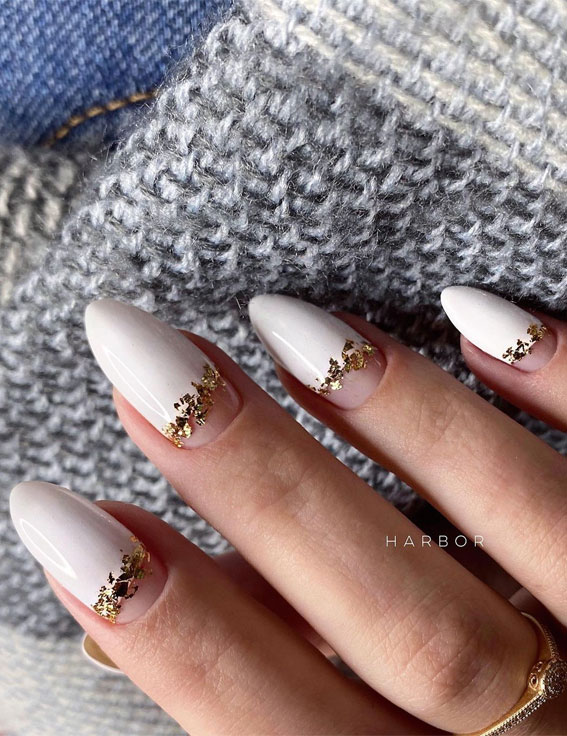 White and gold nails | White and gold nail designs | white and gold nail ideas