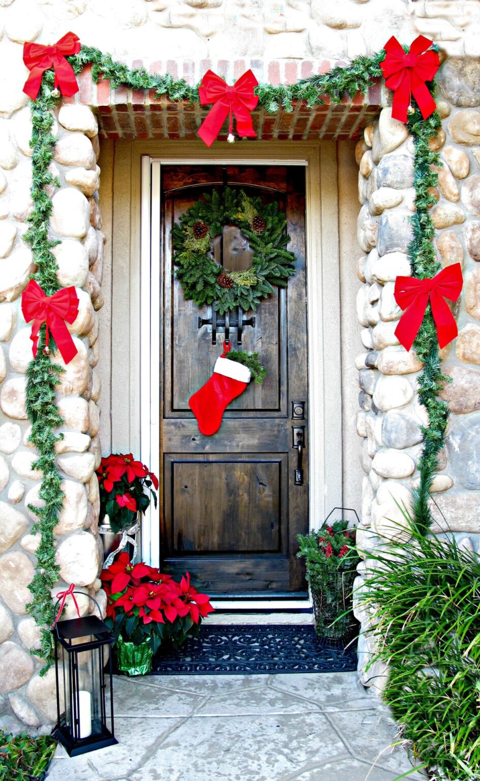 45+ Chic Christmas Door Decorations To Try This Year For A Festive Look