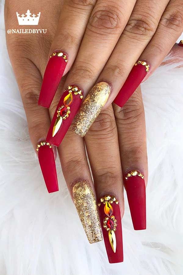 Gold on sale red nails