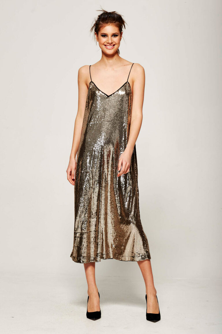 45+ Christmas Work Party Outfits For Inspiration Chasing Daisies