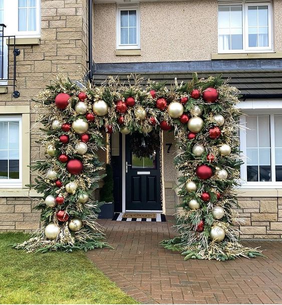 The top Christmas door decorations and Christmas door decoration ideas to try