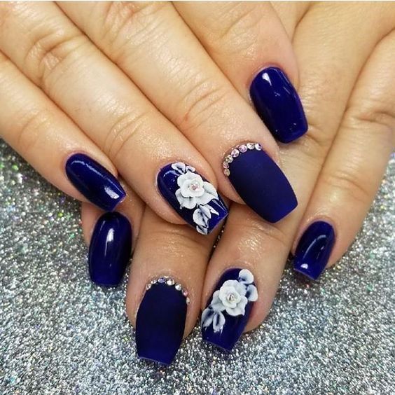 The top navy blue nails designs and navy blue nail ideas to try