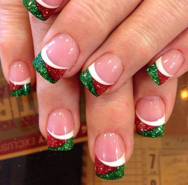 The best red and green nails and red and green nail designs for Christmas to copy | Christmas nails that are trending this year