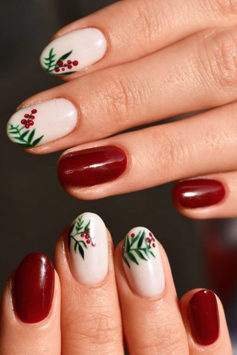 The best red and green nails and red and green nail designs for Christmas to copy | Christmas nails that are trending this year