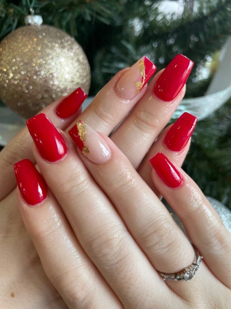 The top red and gold nails designs to try