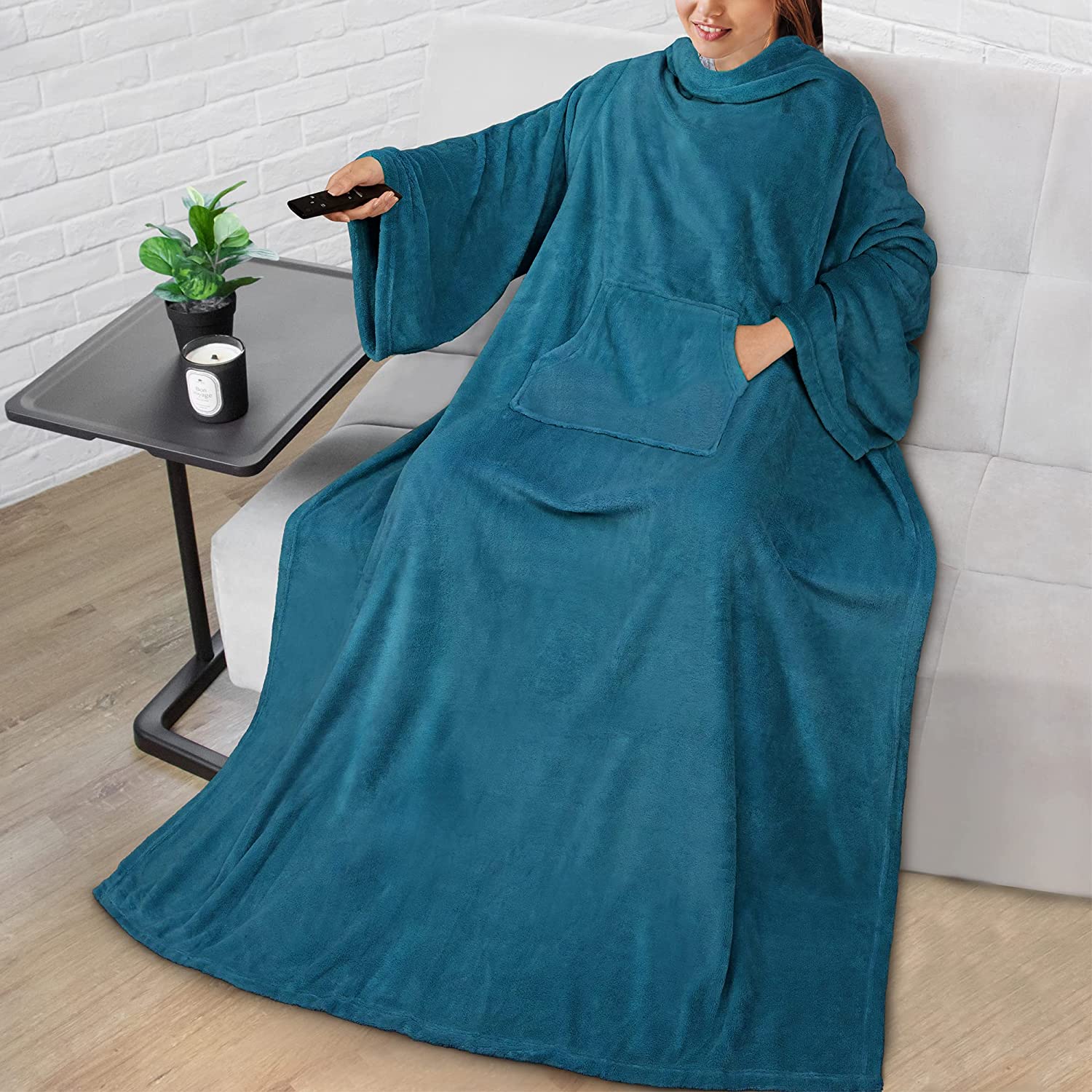 Fleece blanket with sleeves