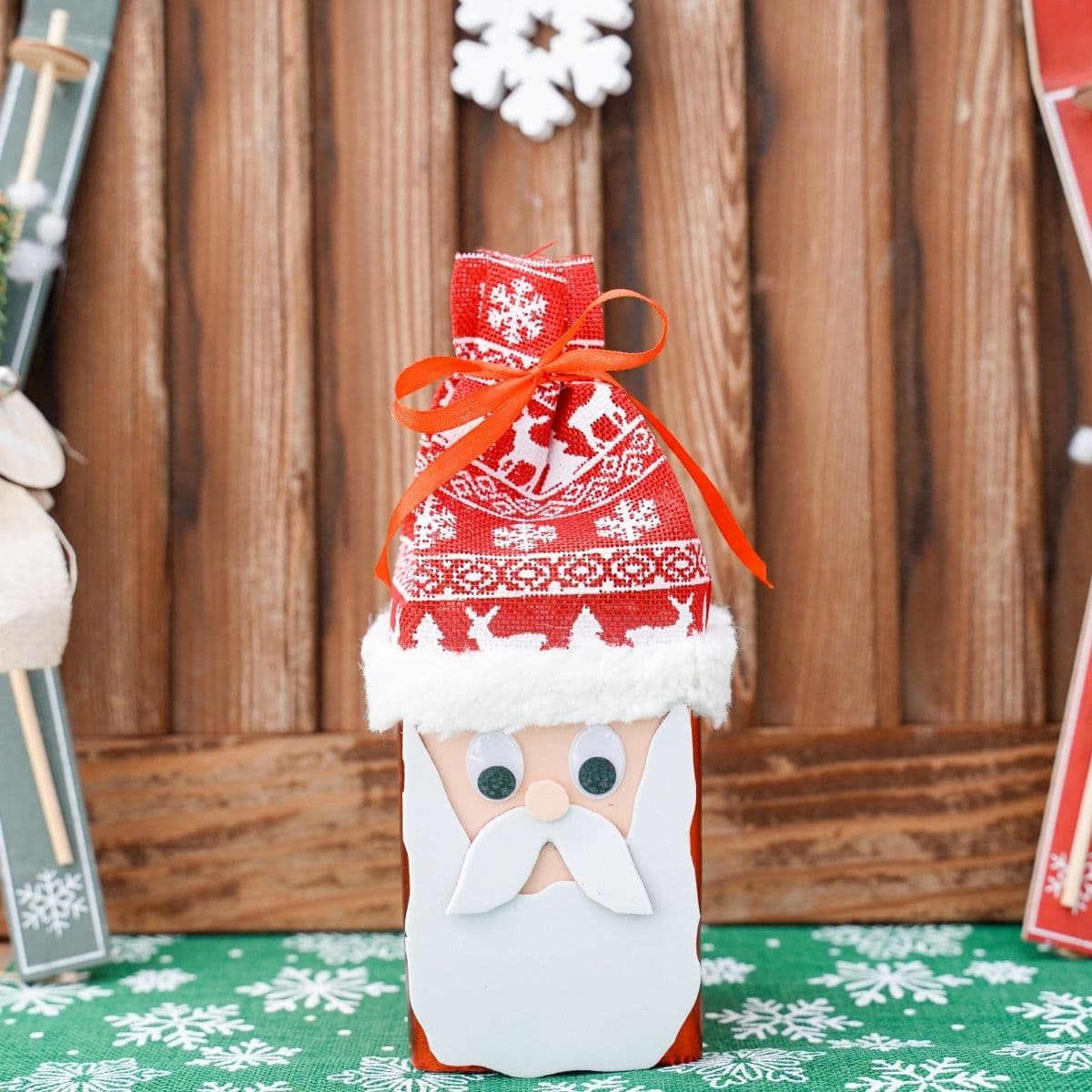 Santa-Claus-Candy-Box-Featured