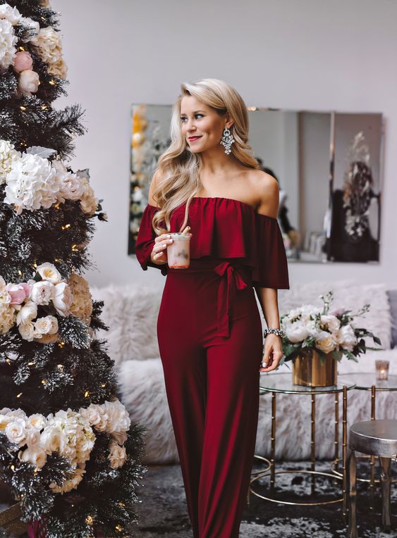 The best Christmas party outfits and Christmas party outfit ideas from dressy to casual