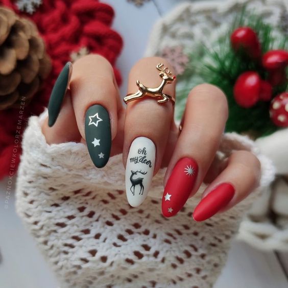 The best red and green nails and red and green nail designs for Christmas to copy | Christmas nails that are trending this year