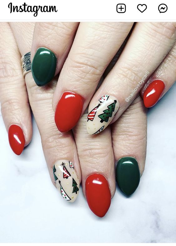 The best red and green nails and red and green nail designs for Christmas to copy | Christmas nails that are trending this year