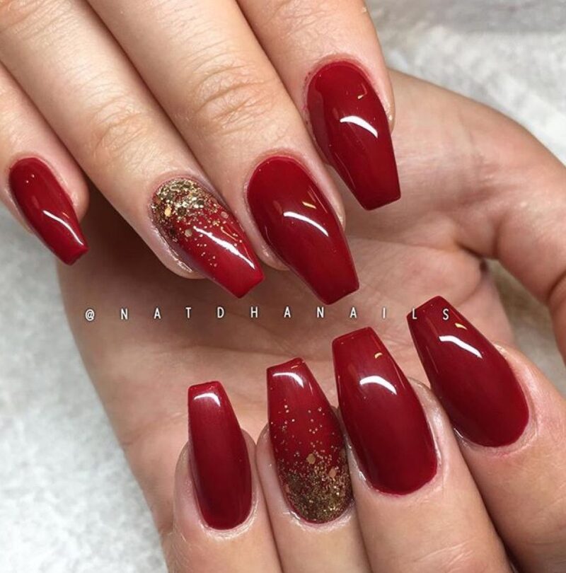 45+ Stunning Red and Gold Nails For A Sophisticated Manicure