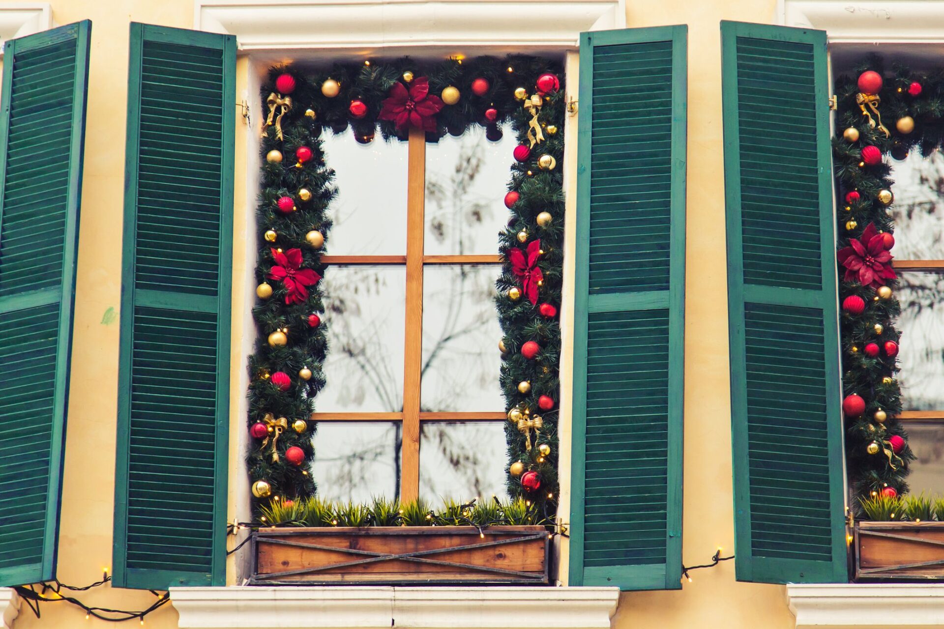 christmas-window-decorations