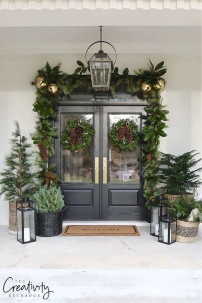 45+ Chic Christmas Door Decorations To Try This Year For A Festive Look