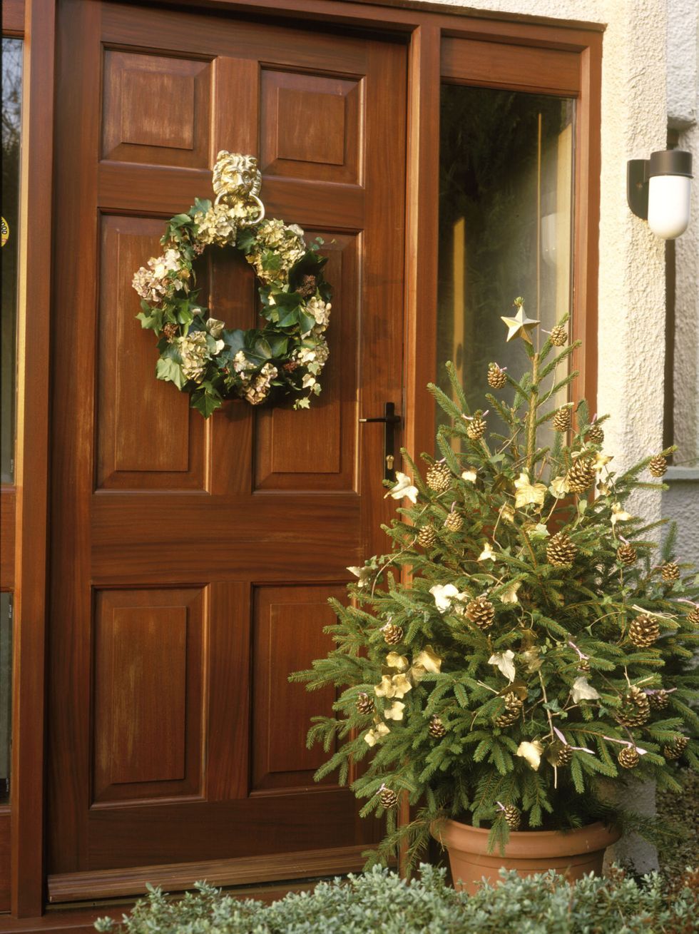 The top Christmas door decorations and Christmas door decoration ideas to try