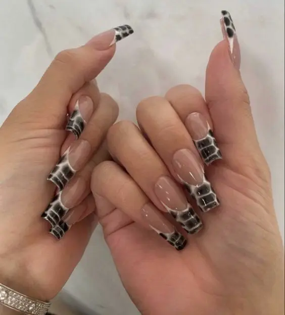 The best crocodile nails