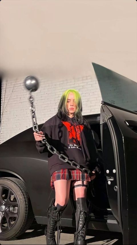 The best Billie Eilish outfits to copy