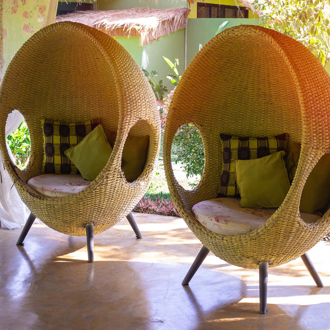 17+ Cheap Egg Chairs That Look SUPER High End To Buy
