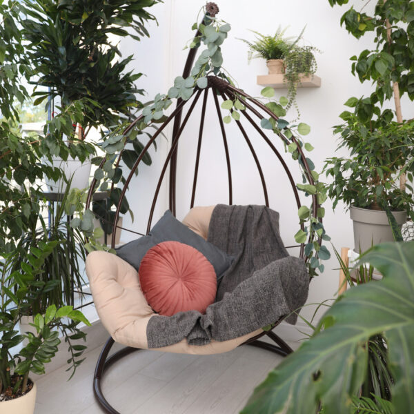 17+ Cheap Egg Chairs That Look SUPER High End To Buy