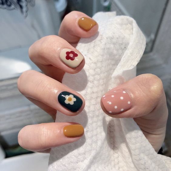 best preppy nail ideas to copy