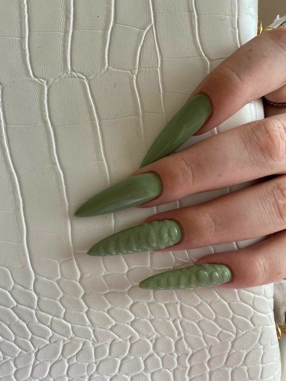 The best crocodile nails