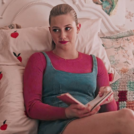 The best Betty Cooper outfits to copy