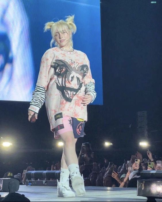 The best Billie Eilish outfits to copy