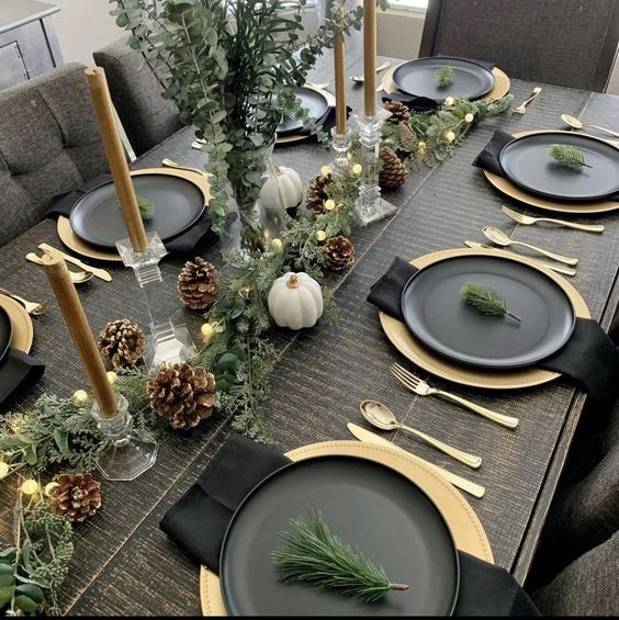 40+ Christmas Table Setting & Table Decoration Ideas To Try