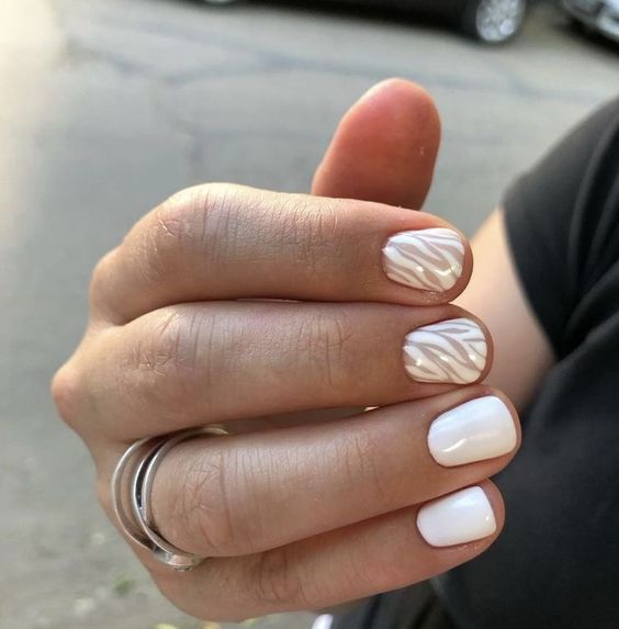 best preppy nails to copy