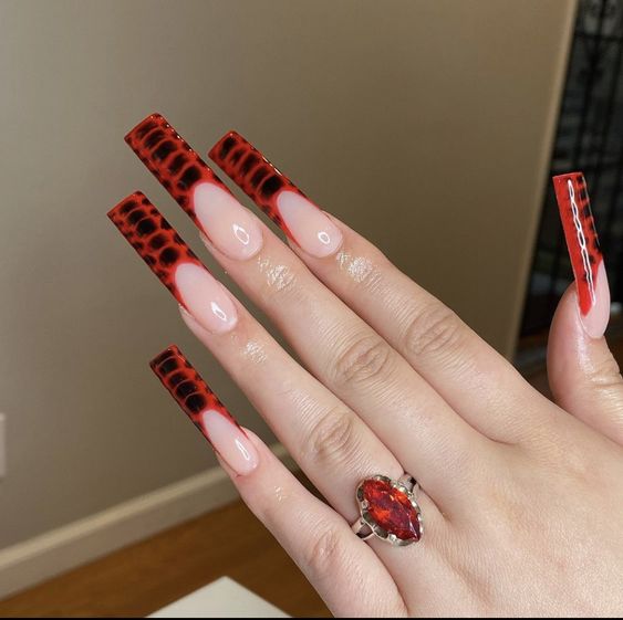 The best crocodile nails