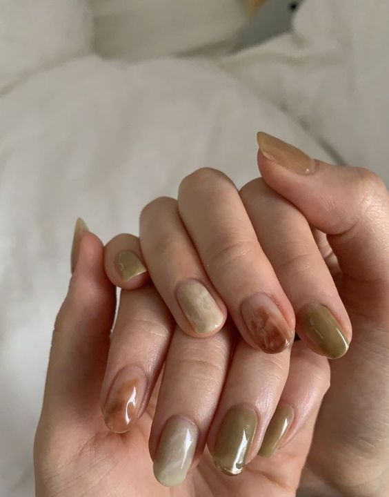 The best olive green nails