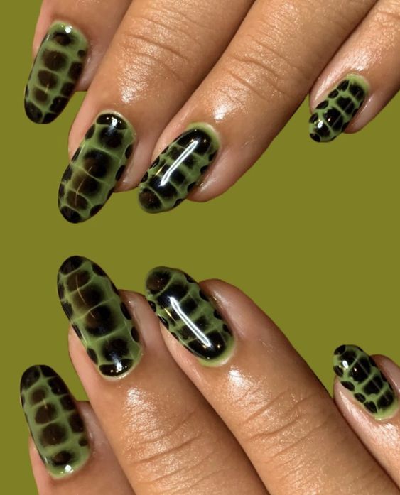 The best crocodile nails