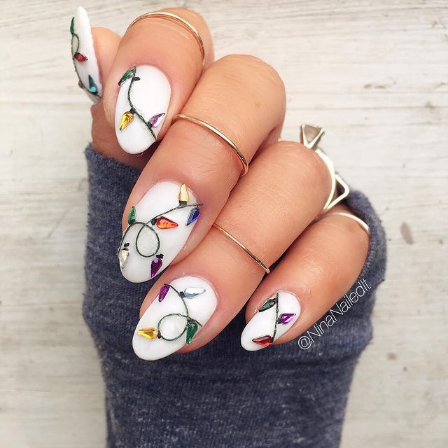 The best Christmas nails, Christmas nail designs, and Christmas nail ideas to try this year