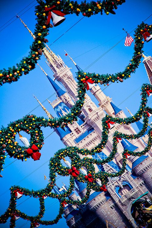 The best Disney Christmas wallpaper backgrounds for your iPhone