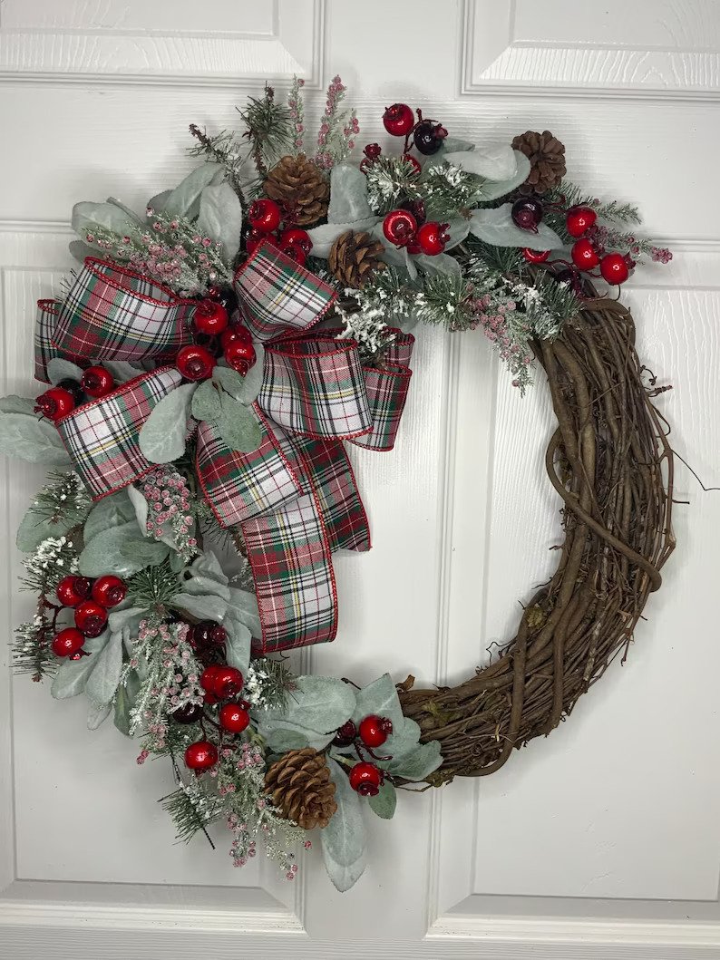 The best Christmas wreaths on Etsy