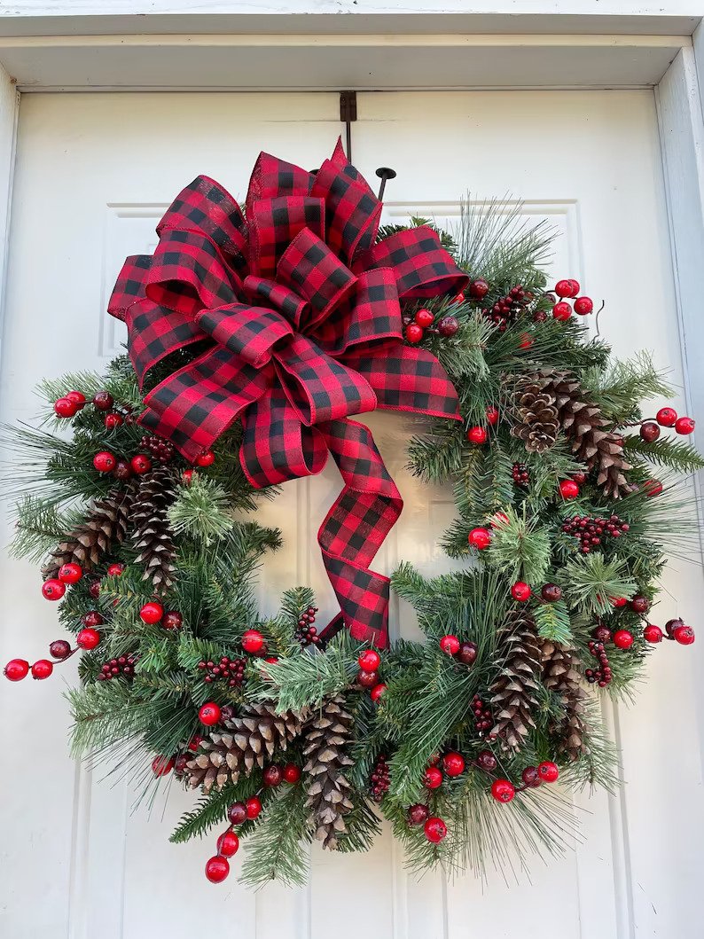 The best Christmas wreaths on Etsy