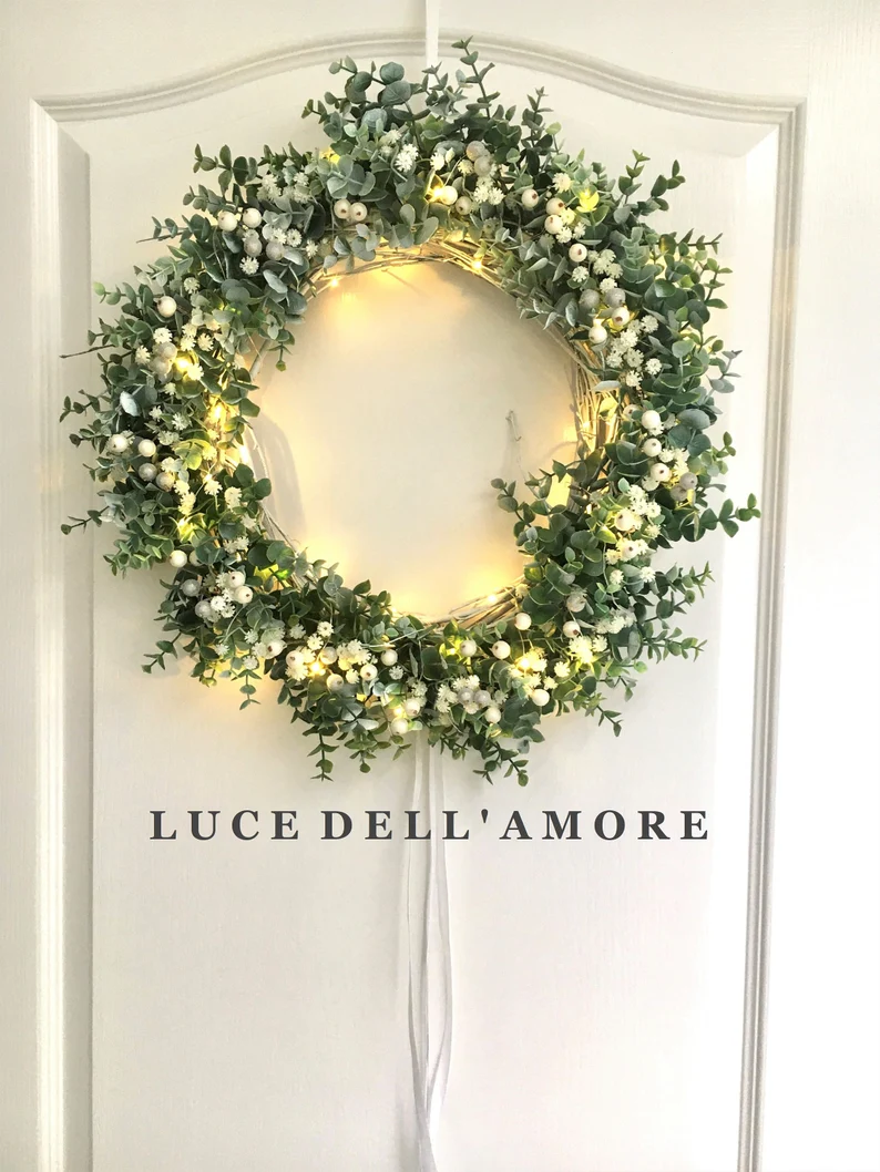 The best Christmas wreaths on Etsy