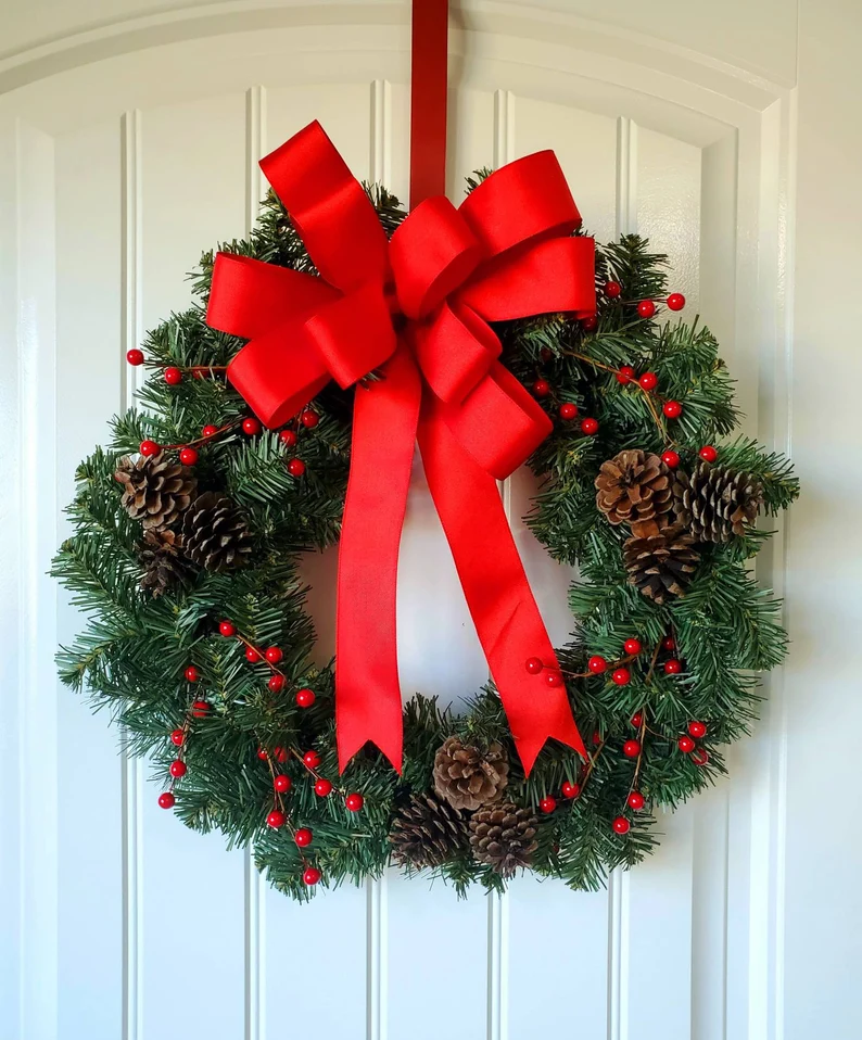 The best Christmas wreaths on Etsy